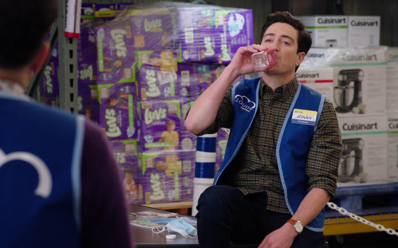 Luvs Diapers and Cuisinart Kitchen Appliances in Superstore S06E07 (1)