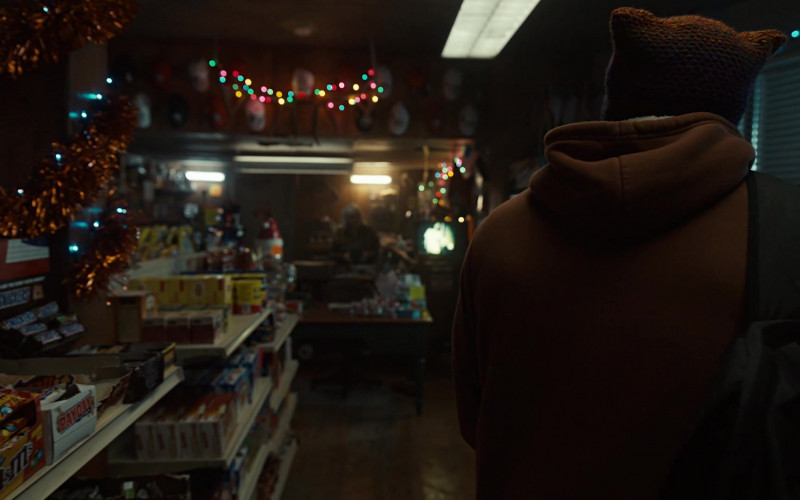 M&M’s Candies, PayDay Candy Bars, Snickers Chocolate Bars in American Gods S03E01