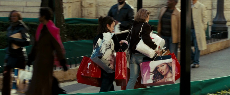 Macy’s and Victoria’s Secret Store Paper Bags in Fred Claus (2007)