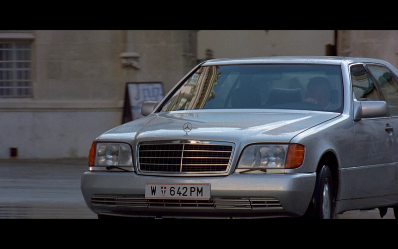 Mercedes-Benz S-Class Car in The Peacemaker (1997)
