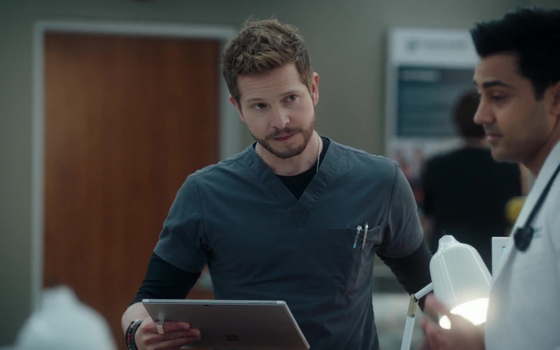 Microsoft Surface Tablet Held by Actor Matt Czuchry as Conrad Hawkins in The Resident S04E02 (1)
