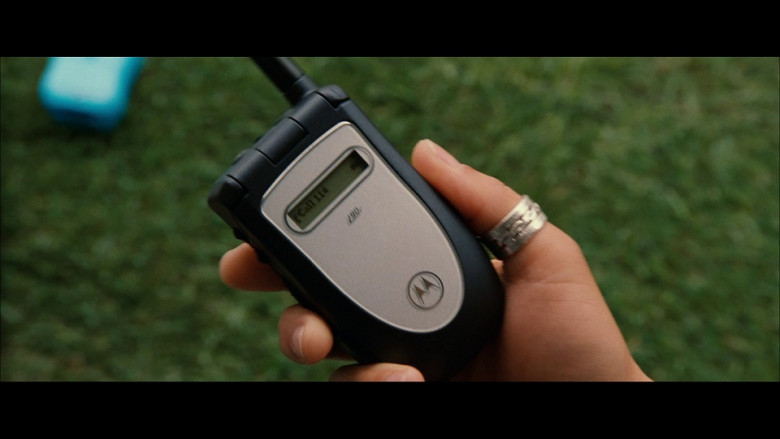 Motorola mobile phone in S.W.A.T. (2003)