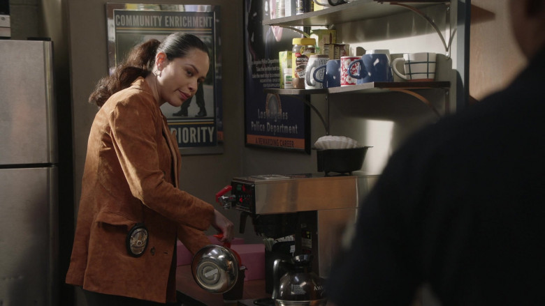 Nescafe Coffee in The Rookie S03E04 (1)