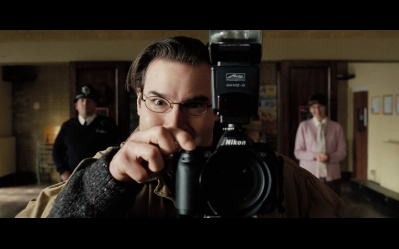 Nikon camera in Hot Fuzz (2007)