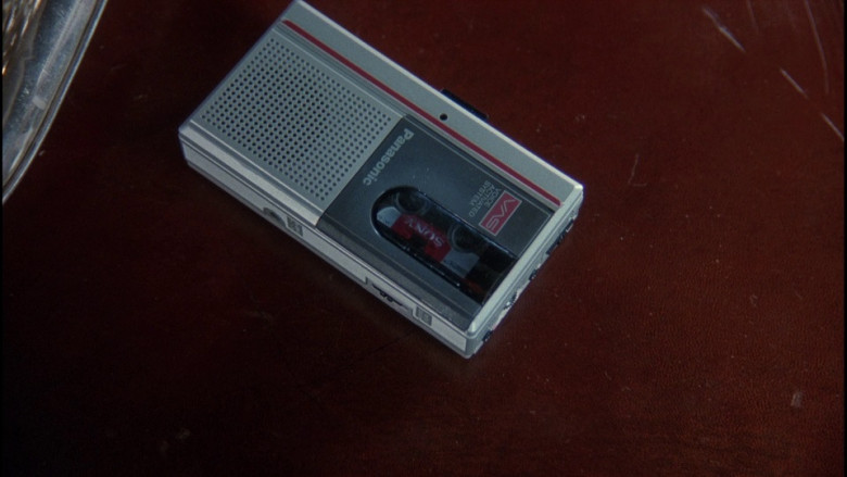 Panasonic Cassette Voice Recorder in The Bonfire of the Vanities (1990)