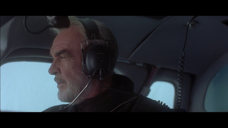 Peltor aviation headset in Entrapment (1999)