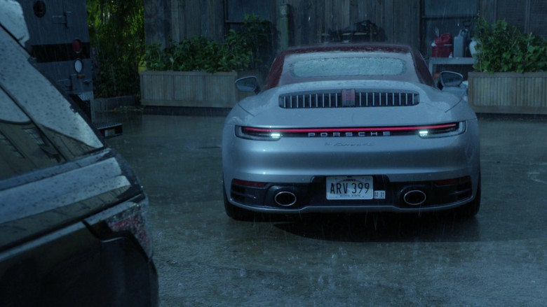 Porsche 911 Carrera 4S Convertible Sports Car in Magnum P.I. S03E05 (1)