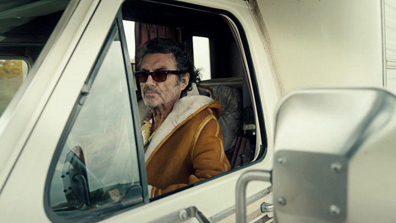 Ray-Ban Men's Sunglasses of Ian McShane as Mr. Wednesday in American Gods S03E01 (1)