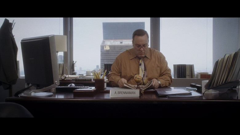 Sony Computer Monitor of Kevin James as Albert Brennaman in Hitch (2005)