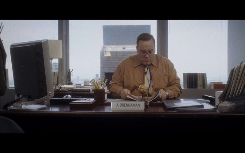 Sony Computer Monitor of Kevin James as Albert Brennaman in Hitch (2005)