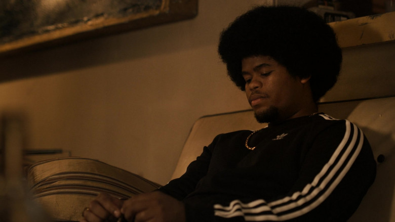 Adidas Black Sweatshirt of Isaiah John as Leon Simmons in Snowfall S04E02 (1)