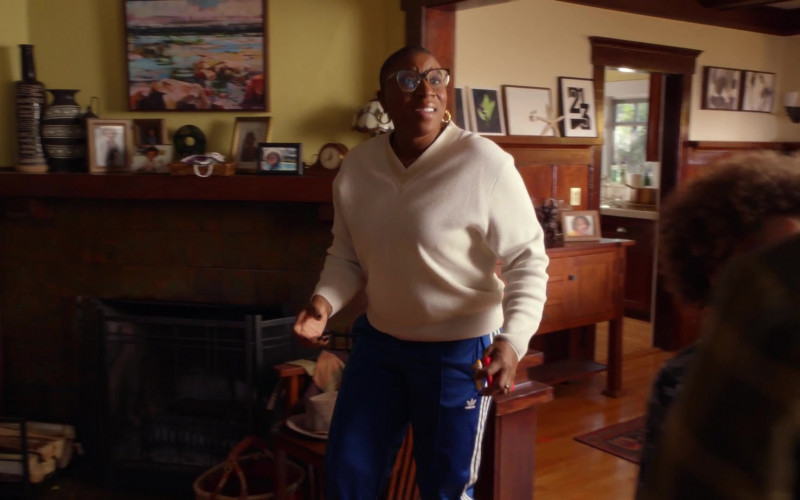 Adidas Women's Blue Track Pants of Aisha Hinds as Henrietta ‘Hen' Wilson in 9-1-1 S04E03 (1)
