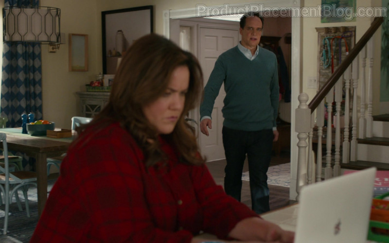 Apple MacBook Laptop of Katy Mixon as Katie Otto in American Housewife S05E09 The Heist (2021)