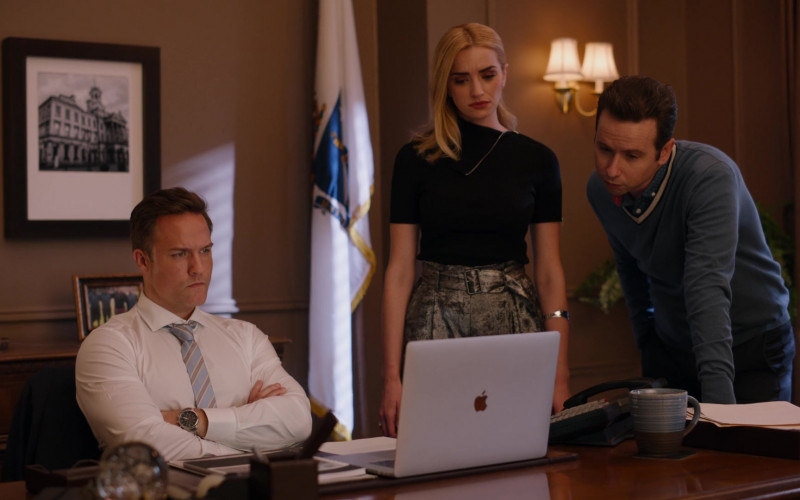 Apple MacBook Laptop of Scott Porter as Mayor Paul Randolph in Ginny & Georgia S01E08 TV Show