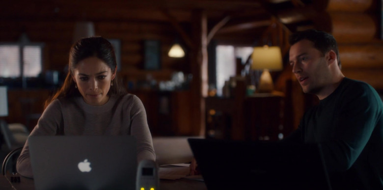 Apple MacBook Pro Laptop Used by Kristin Kreuk as Joanna Chang in Burden of Truth 04E05 (2)