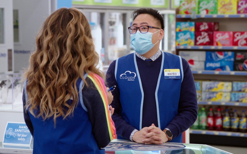 Apple Watch of Nico Santos as Mateo in Superstore S06E08 Ground Rules (1)