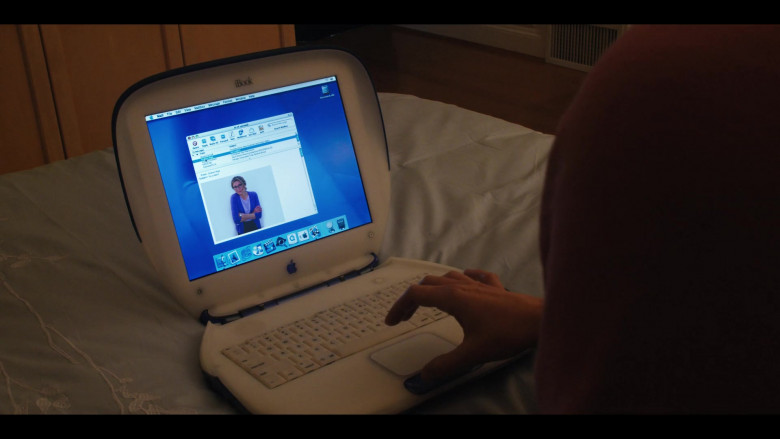 Apple iBook Laptop of Sarah Chalke as Kate Mularkey in Firefly Lane S01E02 Oh! Sweet Something (2021)