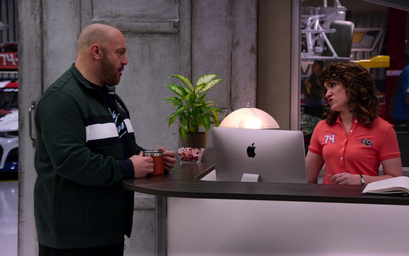 Apple iMac Computer Used by Sarah Stiles as Beth in The Crew S01E06