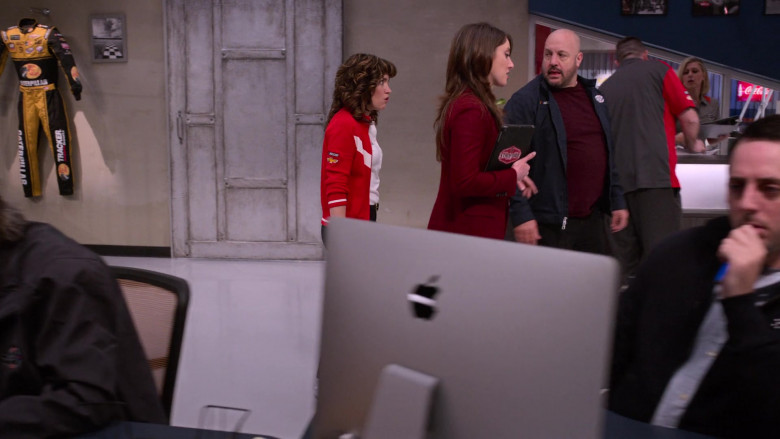 Apple iMac Computers in The Crew S01E02 (1)