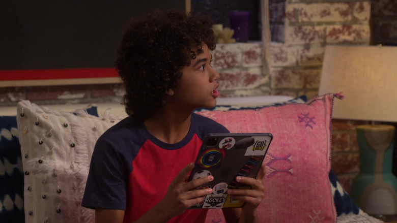 Apple iPad Tablet of Noah Cottrell as Diego in Punky Brewster S01E03 (1)