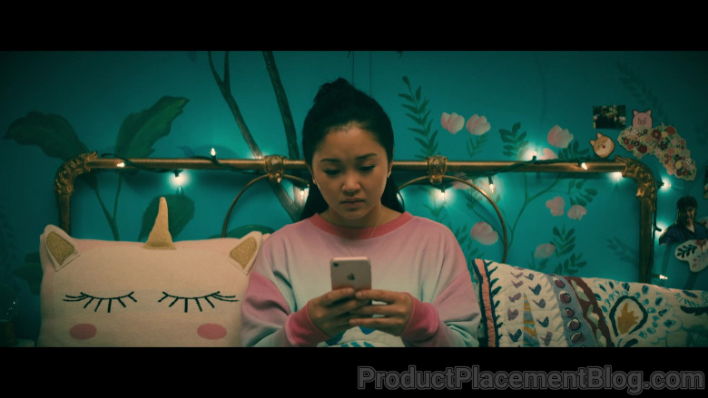 Apple iPhone Smartphone of Lana Condor as Lara Jean ‘LJ' Song Covey in To All the Boys Always and Forever (1)