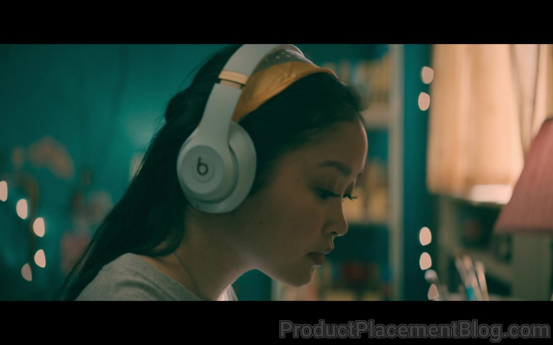 Beats Headphones of Lana Condor as Lara Jean ‘LJ' Song Covey in To All the Boys Always and Forever (4)