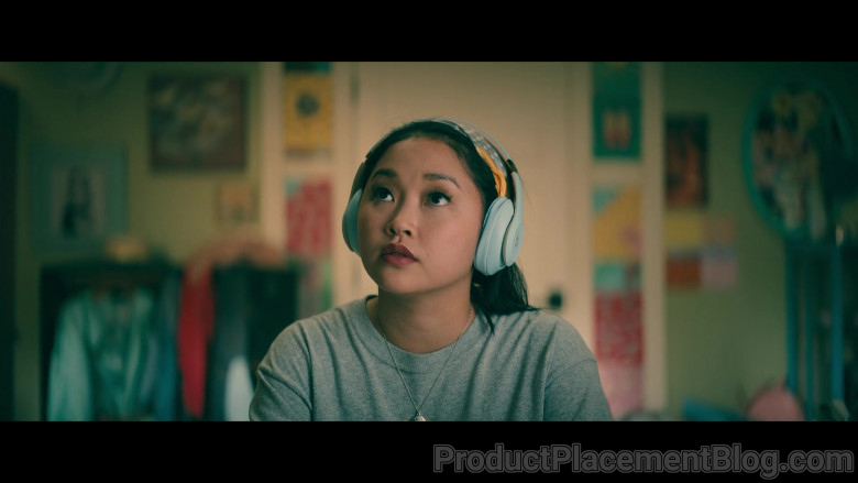 Beats Headphones of Lana Condor as Lara Jean ‘LJ' Song Covey in To All the Boys Always and Forever (5)