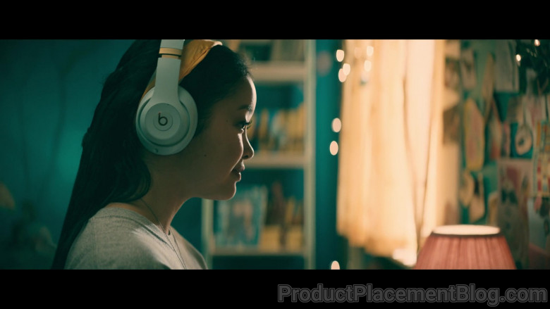 Beats Headphones of Lana Condor as Lara Jean ‘LJ' Song Covey in To All the Boys Always and Forever (6)