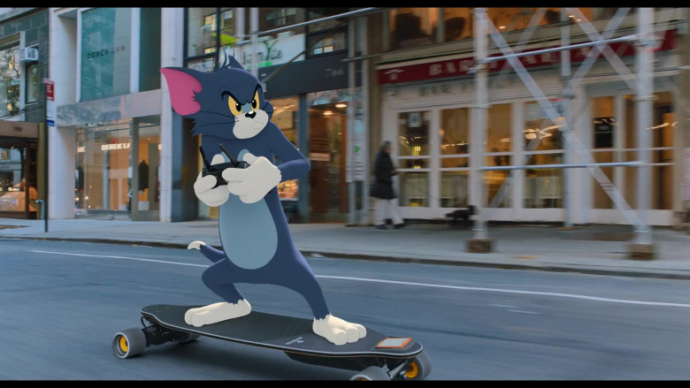 Boosted Electric Skateboard in Tom and Jerry Movie (4)