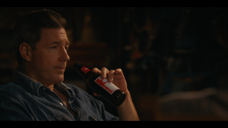 Budweiser Beer Enjoyed by Actor Edward Burns as Artie Farrell in Bridge and Tunnel S01E05 (3)