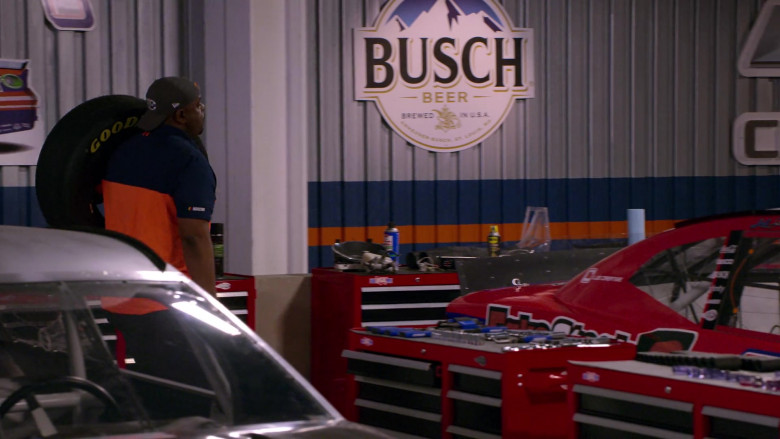 Busch Beer in The Crew S01E04 You Seem Like A Perfectly Serviceable Woman (2021)