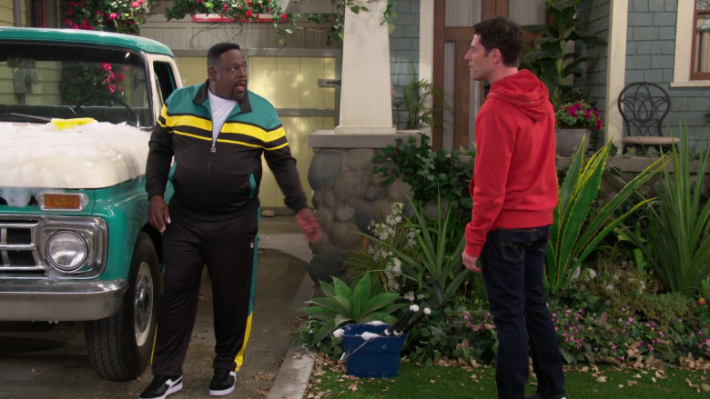 Cedric the Entertainer (Cedric Antonio Kyles) as Calvin Butler Wears Fila Tracksuit in The Neighborhood S03E10 (1)