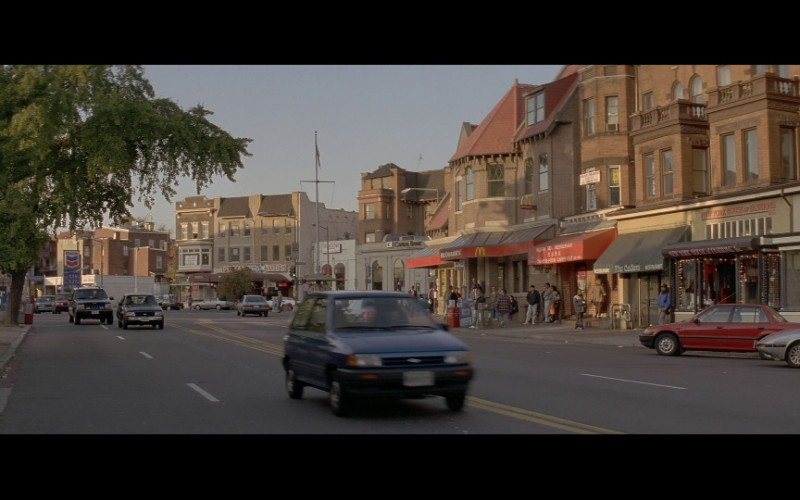 Chevron Gas Station & McDonald’s Restaurant in In the Line of Fire (1993)