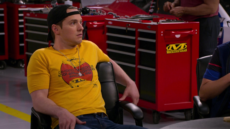 Chevy Corvette T-Shirt of Freddie Stroma as Jake and Mechanix Wear Sticker in The Crew S01E09