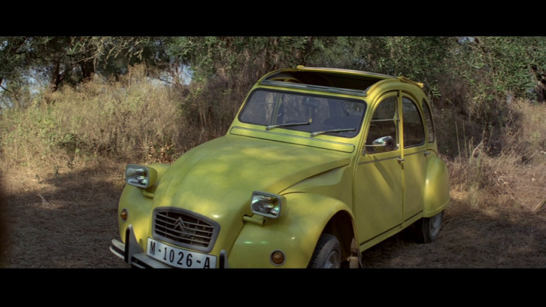 Citroën 2CV 6 Club Car in For Your Eyes Only Movie (1)
