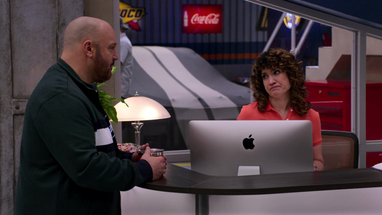 Coca-Cola and Apple iMac in The Crew S01E06 (1)