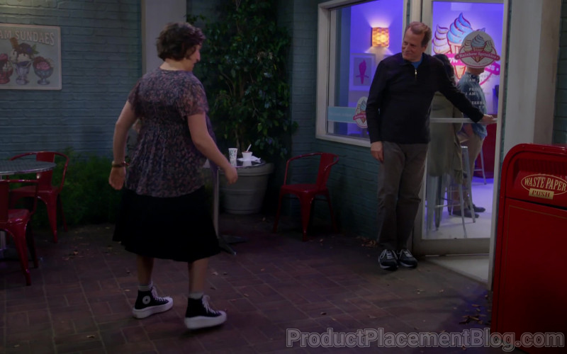 Converse Women's Platform Shoes of Mayim Bialik in Call Me Kat S01E07 Eggs (2021)