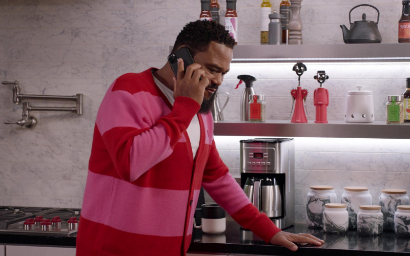Cuisinart Coffee Machine in Black-ish S07E10 What About Gary (2021)
