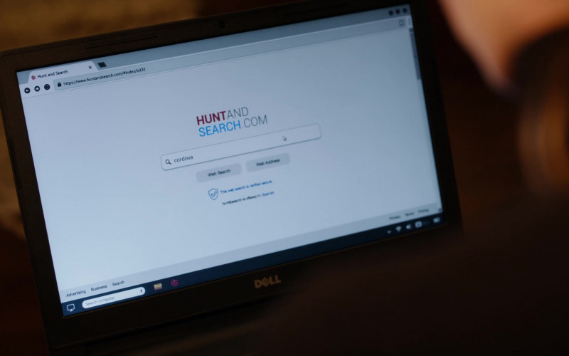 Dell Laptop Used by Brianne Howey in Ginny & Georgia S01E06 TV Series (1)