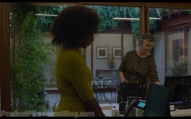 Dell Monitor of Georgie Glen as Sue in Behind Her Eyes S01E03 The First Door (2021)