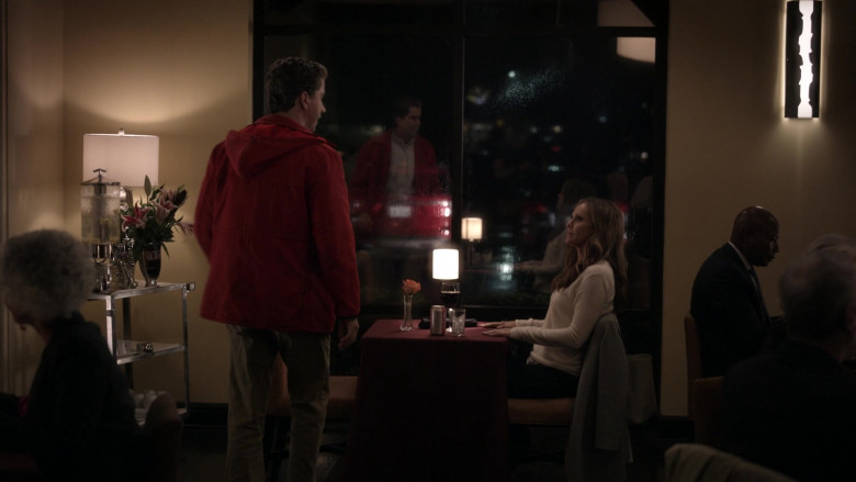 Diet Coke Drink (on the table) of Amy Brenneman as Mary Barlow in Tell Me Your Secrets S01E04 (1)