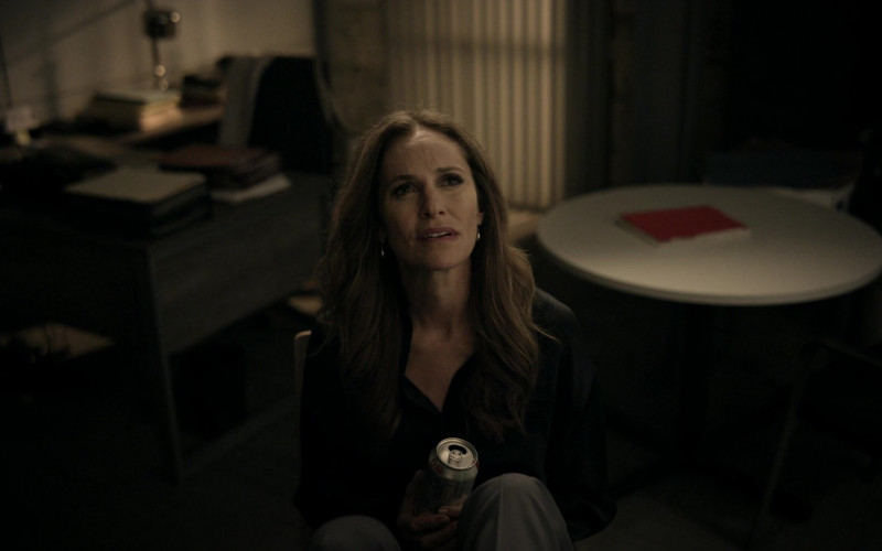 Diet Coke Soft Drink of Amy Brenneman as Mary Barlow in Tell Me Your Secrets S01E09 Gotcha (2021)