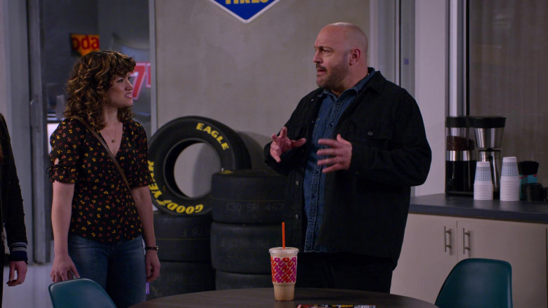 Dunkin' Drink of Kevin James and Goodyear Eagle Tires in The Crew S01E01 (1)