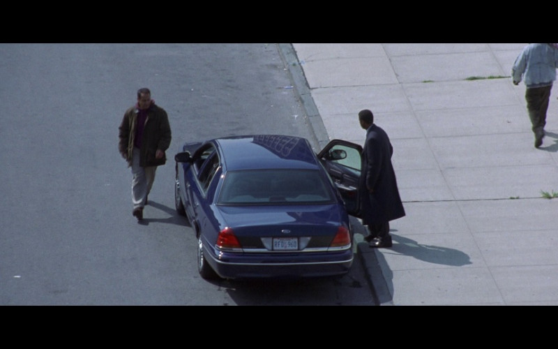 Ford Crown Victoria Car in The Siege (1998)