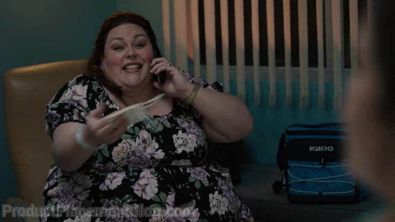 Igloo Bag in This Is Us S05E08 In the Room (2021)