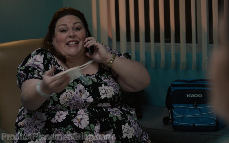 Igloo Bag in This Is Us S05E08 In the Room (2021)