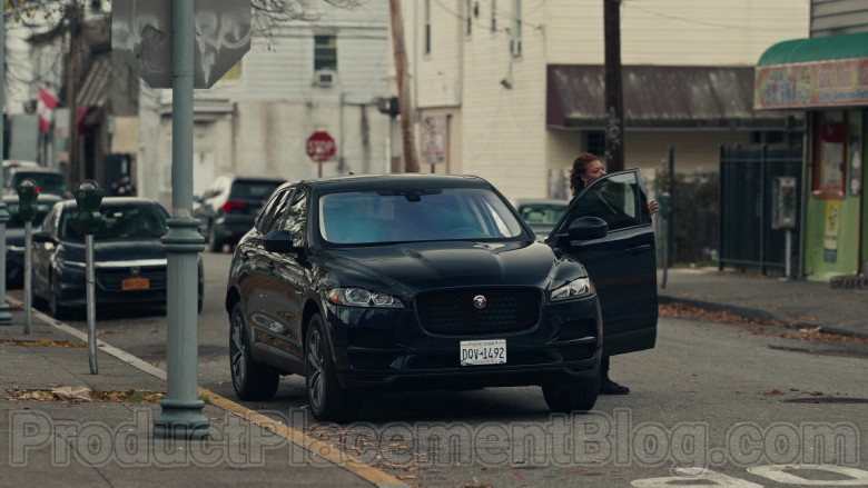 Jaguar F-Pace SUV of Queen Latifah as Robyn McCall in The Equalizer S01E01 (2021)