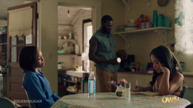 LEVEL Ultra-Purified Water+ Bottle in Queen Sugar S05E02 Mid-March 2020 (2021)