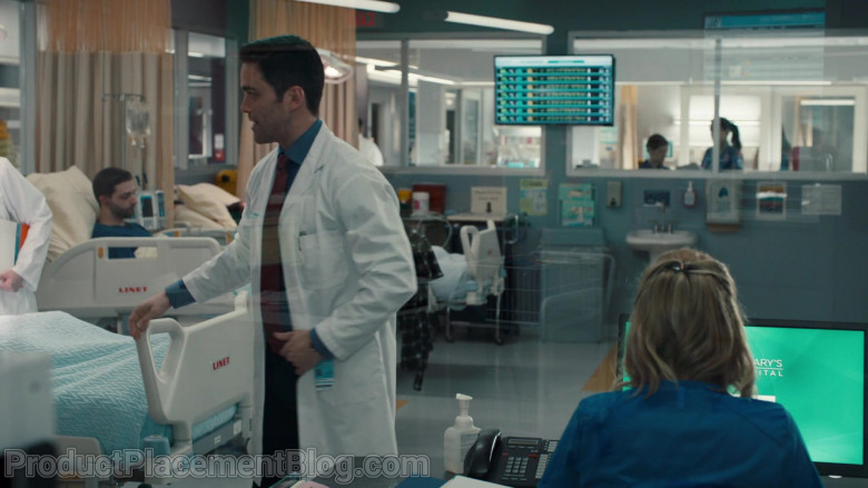 LINET Hospital Beds in Nurses S01E09 Mirror Box (2020)