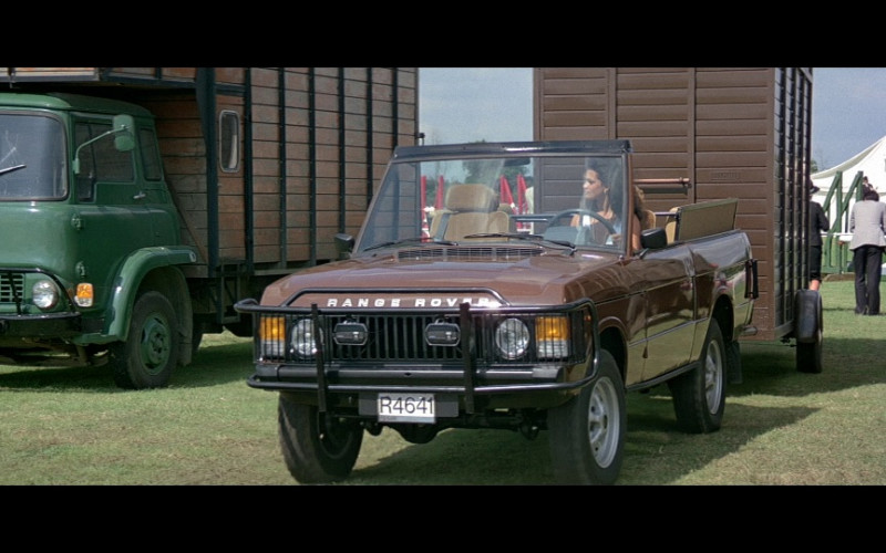 Land-Rover Range Rover Convertible Series I Brown Car in Octopussy (1983)